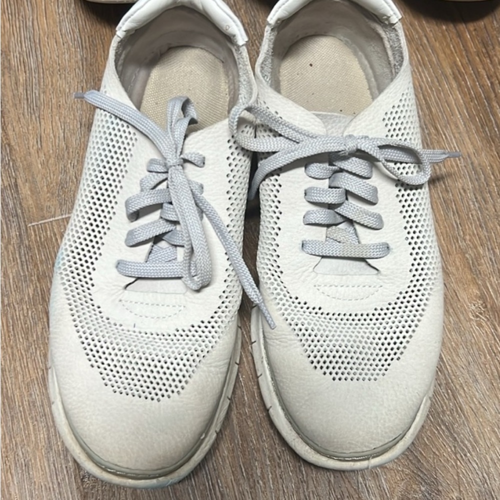 Vionic Women's White Sneakers